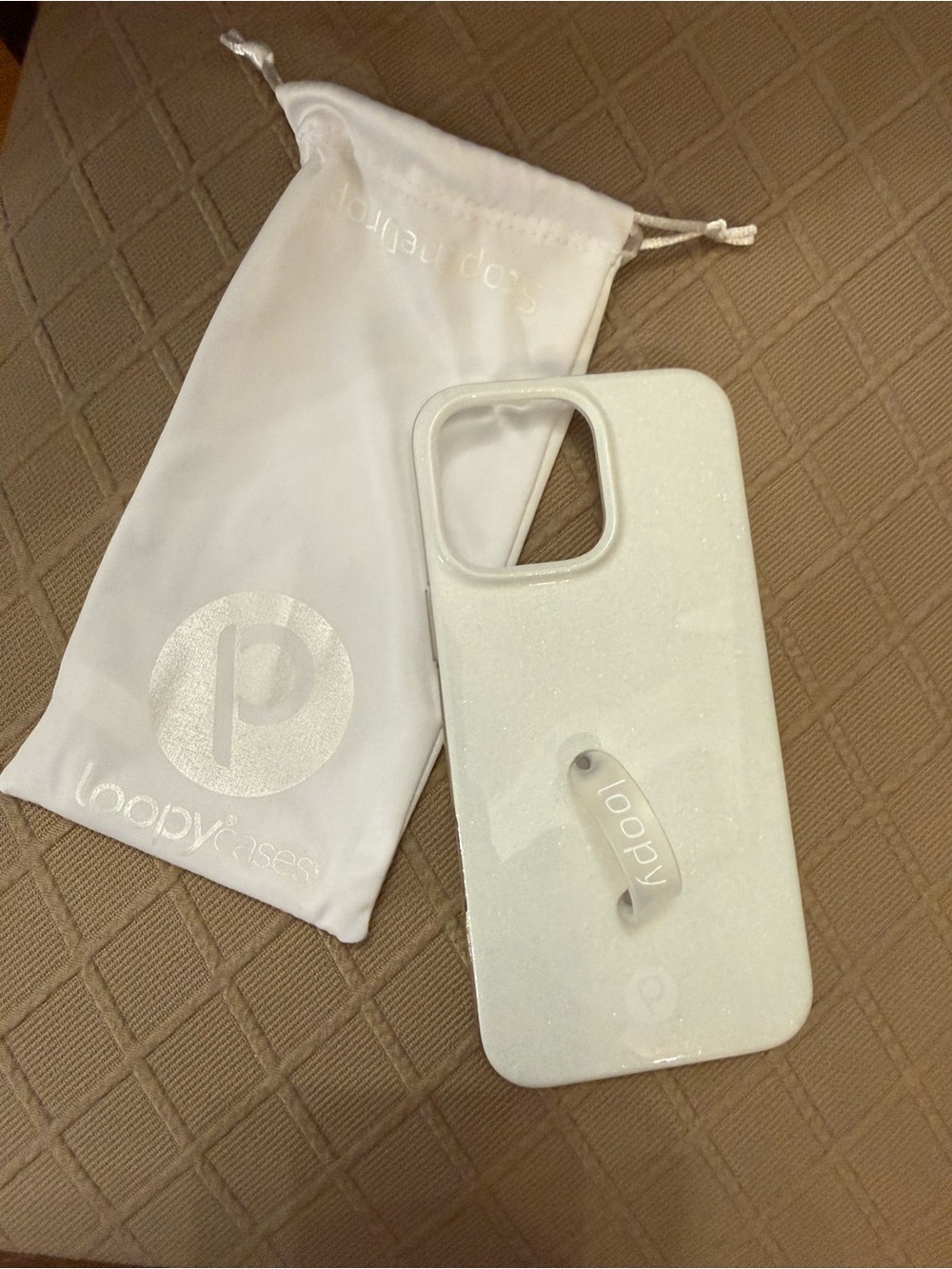 Loopy iPhone 16 Pro Max sparkley white Case